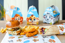 ZESTAW KIDS:  Burger z polędwiczka z kurczaka