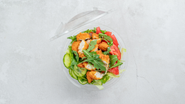 Sałatka ze stripsami z kurczaka